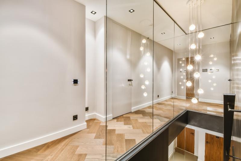 Стекло в современном интерьере дома или квартиры