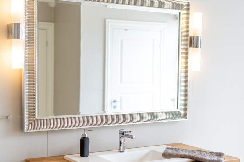 Зеркала в раме на заказ