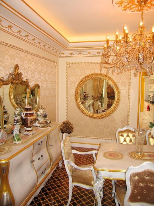 Зеркало в багетной раме